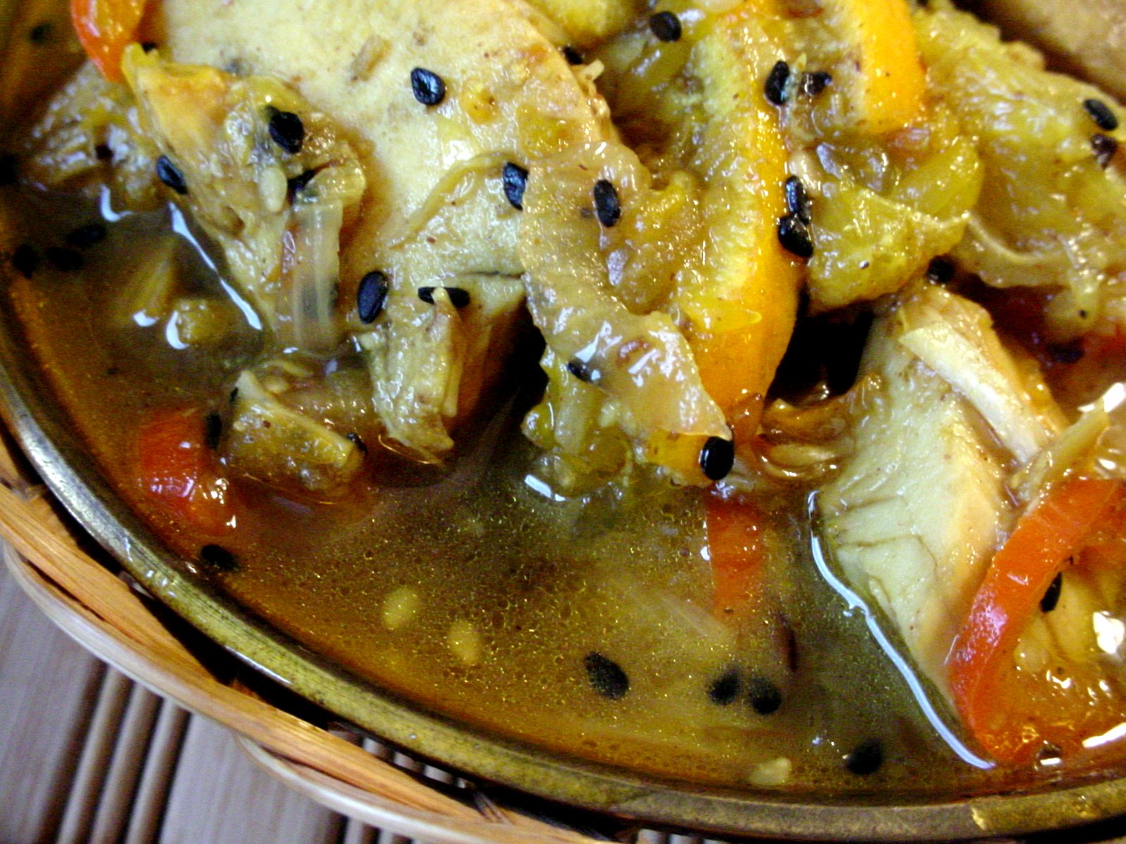 "Chicken-Orange Tagine: A Flavorful Journey into Moroccan Cuisine"